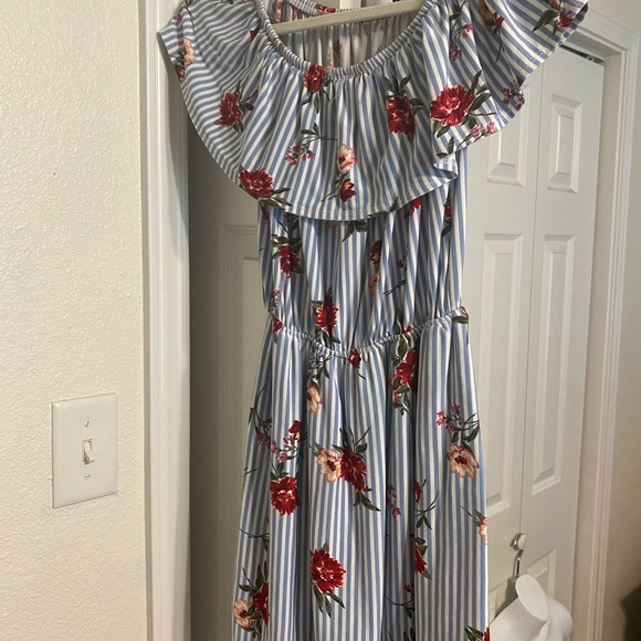 No Commitment stripe & floral romper - Picture 2 of 4
